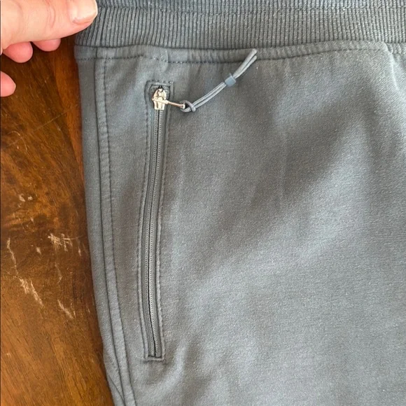 Old Navy Dynamic Fleece Joggers in Charcoal - Picture 3 of 6